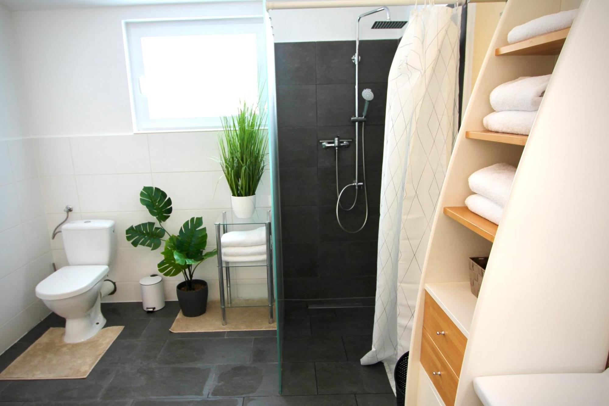 Wunderschoen Zwischen Ortsausgang Und Waldesrand Gelegene, Schoene Apartment *